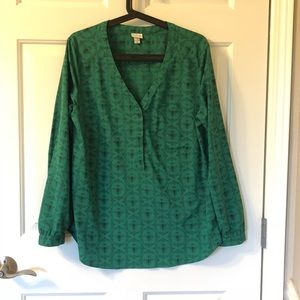 Green Top with Bee Print